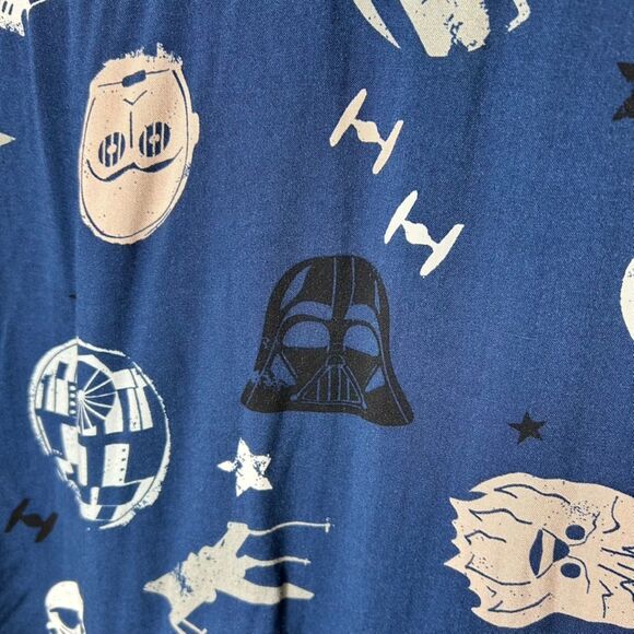 Star Wars NWT Navy Icon Print Short Sleeve Button Front Shirt Size M - Picture 12 of 12